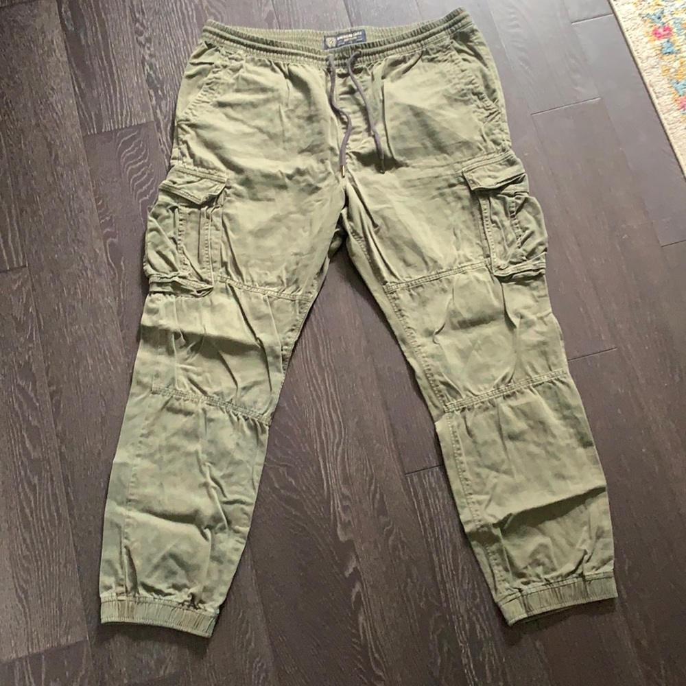 American Eagle Joggers